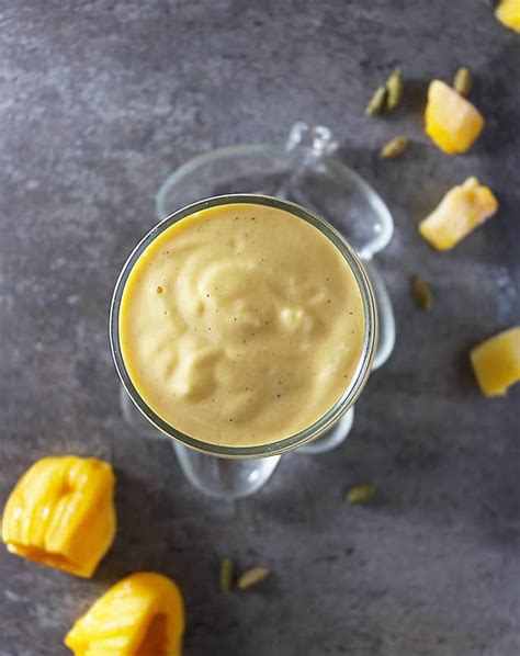 jackfruit-mango-smoothie-recipe-with-cardamom image