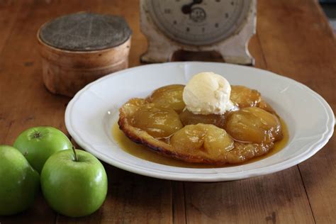 apple-and-rosemary-tart-with-verjuice-and-honey image