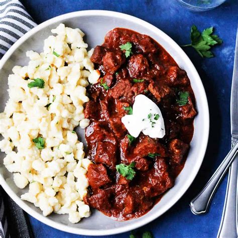 prklt-hungarian-beef-and-onion-stew-eating-european image