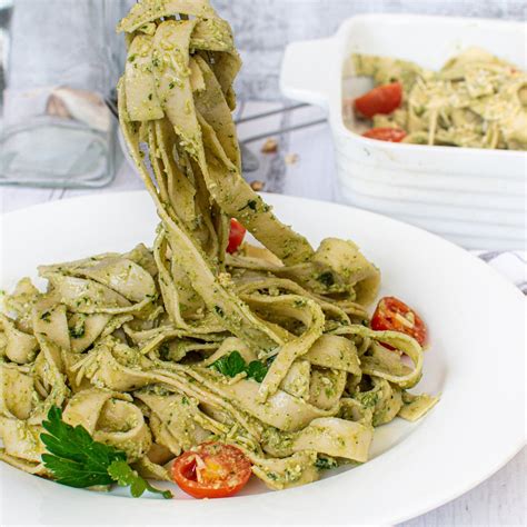 creamy-avocado-spinach-pasta-delicious-everyday image