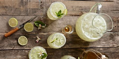 easy-margarita-recipe-how-to-make-the-perfect image