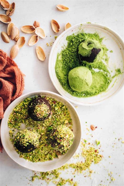 20-vegan-bliss-balls-recipes-nutriciously image