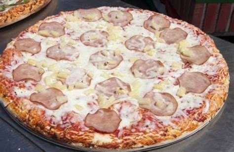 canadian-bacon-pizza-recipe-moms-who-think image