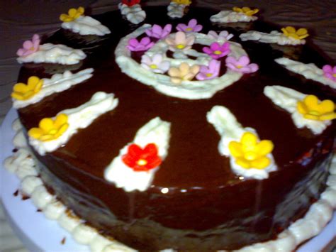 milk-chocolate-mousse-cake-with-hazelnut-crunch-crust image