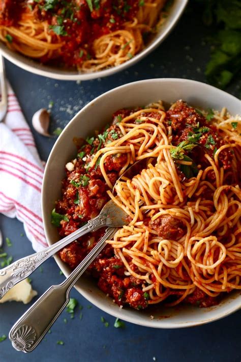 slow-cooker-spaghetti-bolognese-sauce-the-chunky-chef image