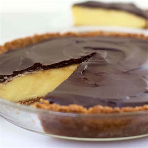boston-cream-pie-reinvented-as-pie-mother-would image