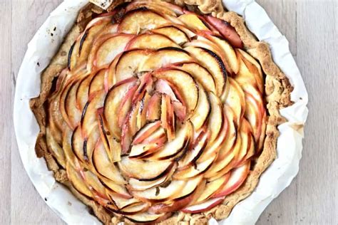 best-easy-french-apple-tart-recipe-cucinabyelena image
