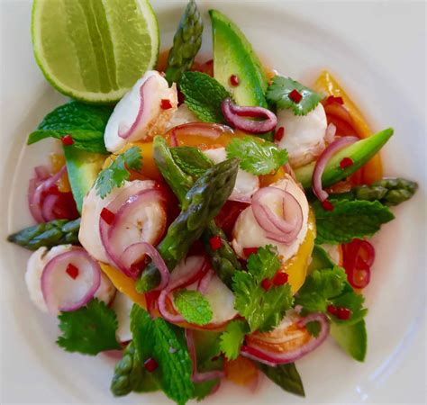 perfect-thai-mango-and-lobster-salad image