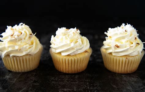 key-lime-toasted-coconut-cupcakes-sweet-recipeas image