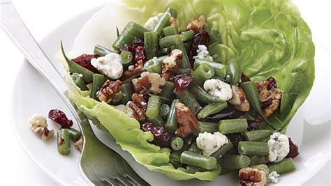 haricots-verts-salad-with-pecans-and-blue-cheese image