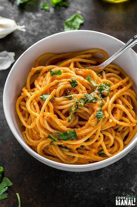 roasted-red-pepper-pasta-with-spinach-cook-with image