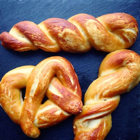 philly-style-soft-pretzels-honest-cooking image