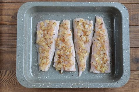 herb-baked-fish-with-crispy-crumb image