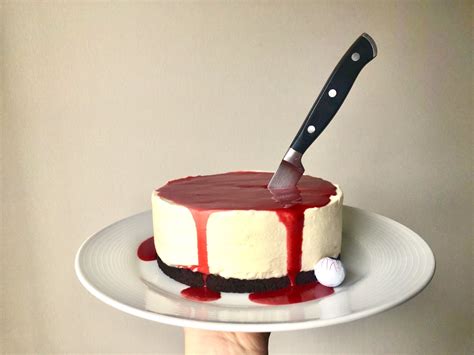 bloody-good-halloween-cheesecake-maverick-baking image