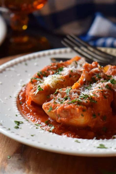 italian-stuffed-shells-recipe-with-meat-and image