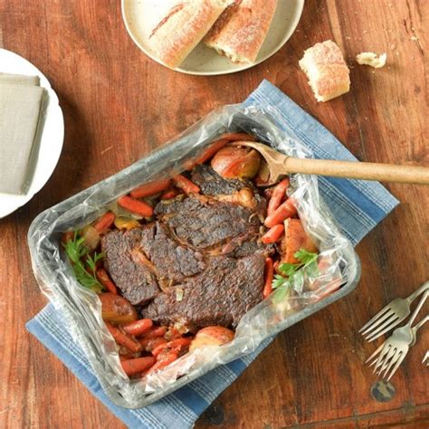 how-to-cook-pot-roast-in-oven-using-oven-bags image