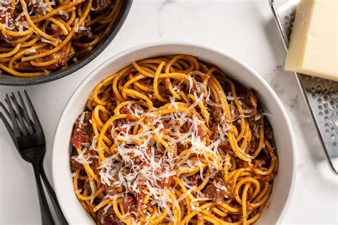 pressure-cooker-spaghetti-sauce-recipe-the-spruce image