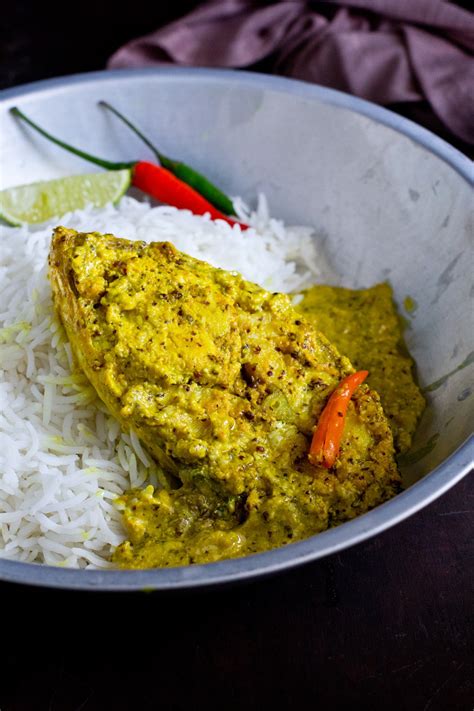 bhapa-ilish-recipe-steamed-hilsa-archanas-kitchen image