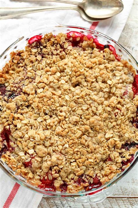 mixed-berry-crisp-with-fresh-or-frozen-berries-live image