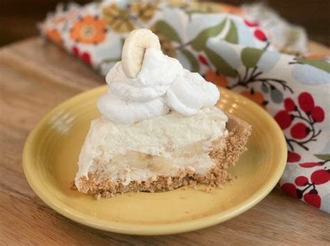no-bake-banana-cream-pie-with-graham-cracker-crust image
