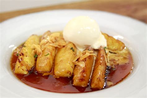 roasted-pineapple-with-caramel-rum-and-coconut image