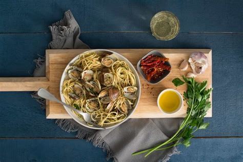 spaghettini-with-clam-sauce-italpasta-limited image