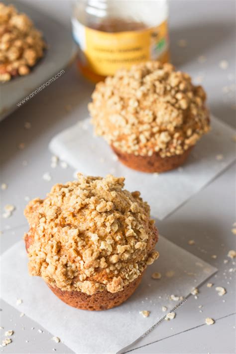 honey-spice-streusel-muffins-annies-noms image