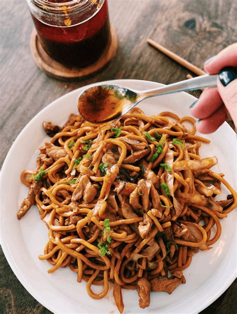 shanghai-noodles-easy-authentic-tiffy-cooks image