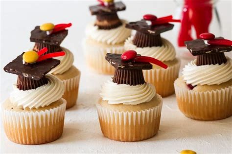 easy-graduation-cupcake-recipe-to-celebrate-your-loved image