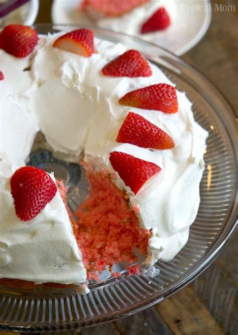 2-ingredient-strawberry-cake-how-to-make-7-up image