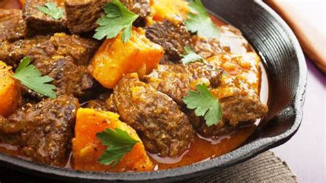 moroccan-meat-tagine-with-potatoes-i-love-arabic image