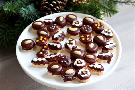 ischler-cookies-emperor-cakes-julia image