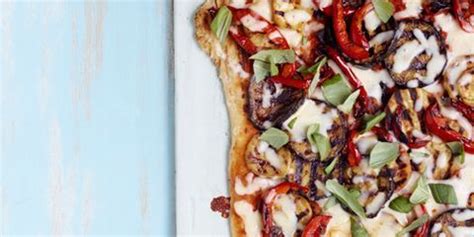 grilled-white-house-pizza-recipe-country-living image