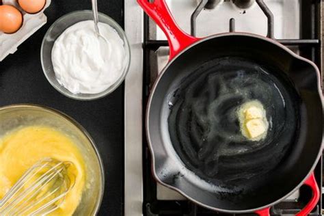 how-to-make-sour-cream-scrambled-eggs-fluffy image