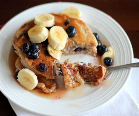 oatmeal-cottage-cheese-banana-pancakes-ambitious image