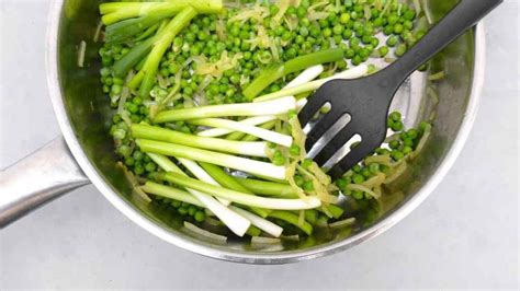 easy-braised-french-peas-lettuce-simple-tasty-good image