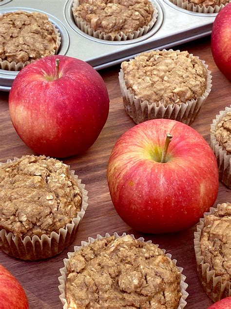 sugar-free-vegan-apple-cinnamon-oatmeal-muffins image