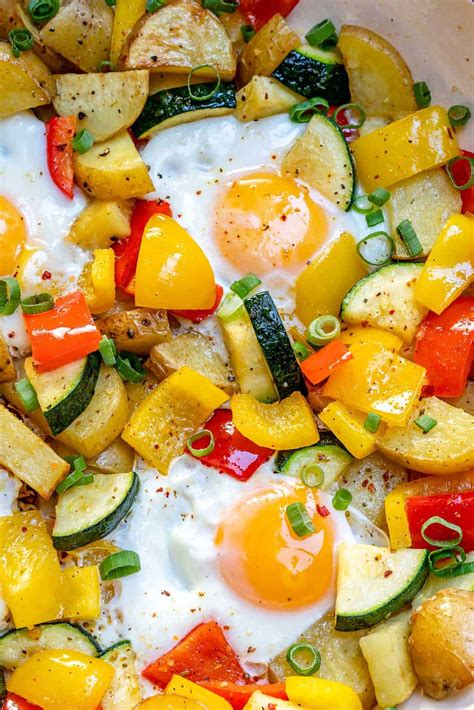 one-pan-egg-and-veggie-breakfast-healthy-fitness-meals image