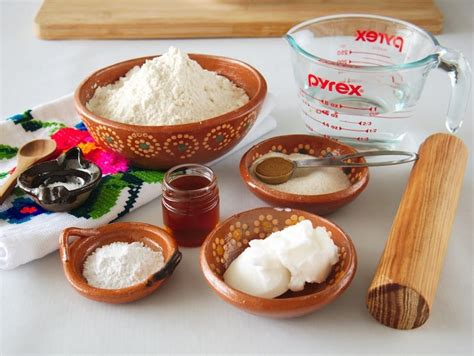basic-sopaipilla-recipe-muy-bueno-cookbook image