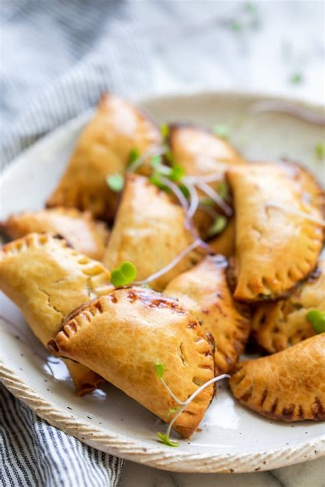 broccoli-cheese-hand-pies-feelgoodfoodie image