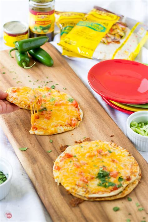 mexican-pizza-party-homemade-mexican-pizzas image