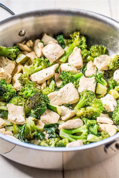 easy-15-minute-ranch-chicken-and-vegetable-skillet image