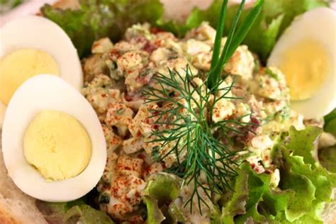 mediterranean-egg-salad-with-green-olives-pancetta image