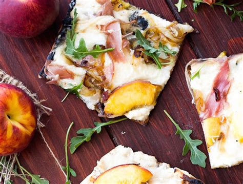 grilled-summer-peach-and-prosciutto-pizza-honest image