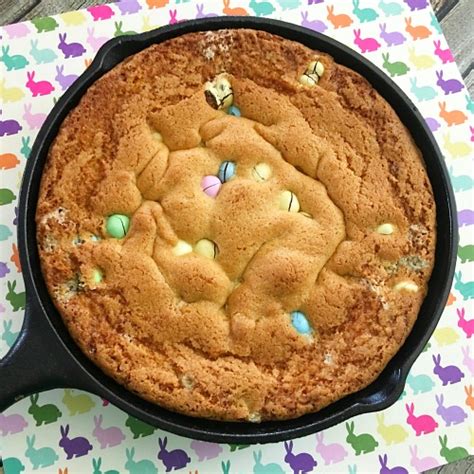 cast-iron-skillet-easter-cookie-a-cultivated-nest image