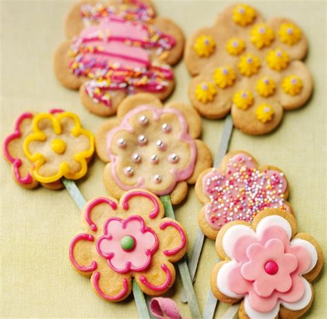 flower-cookies-baking-mad image