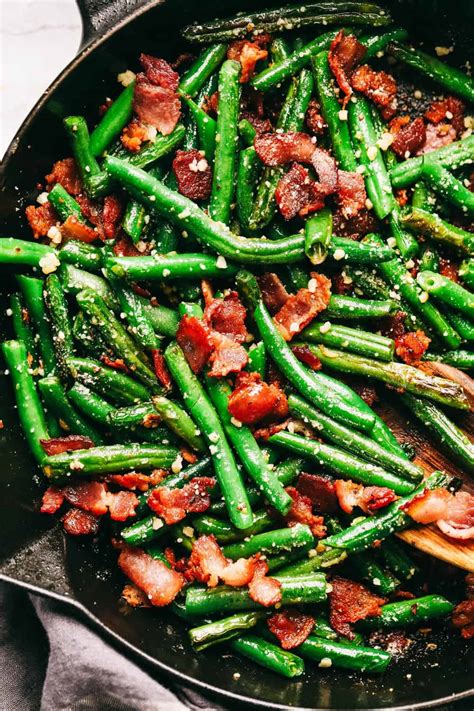 garlic-parmesan-green-beans-with-bacon-the image