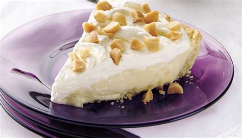 how-to-make-this-macadamia-nut-banana-cream-pie image