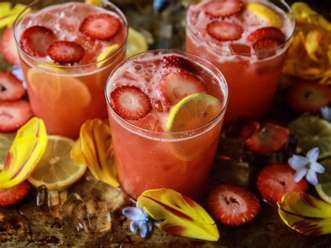 10-cocktails-with-strawberries-that-you-should-make image