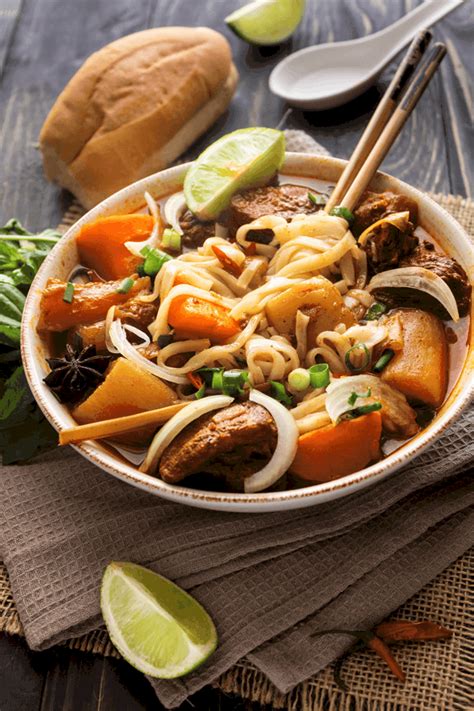 b-kho-vietnamese-beef-stew-wok-and-kin image